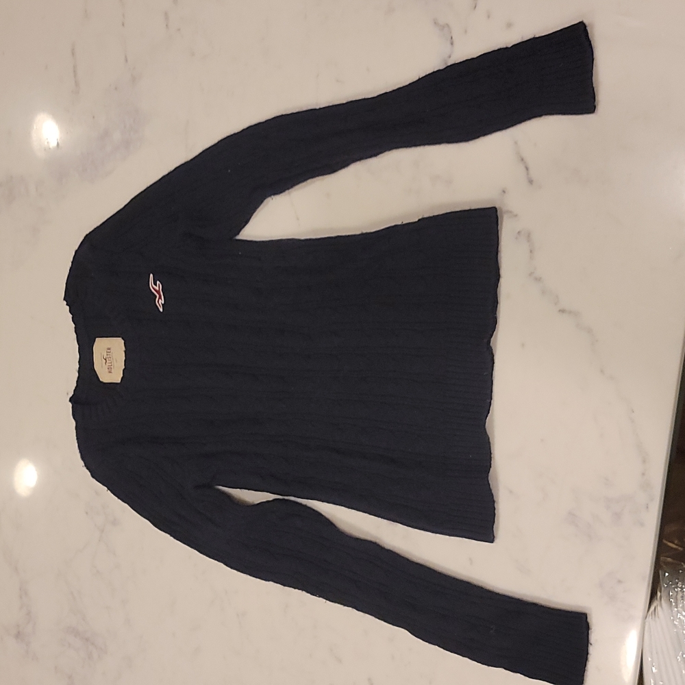 Hollister navy sweater